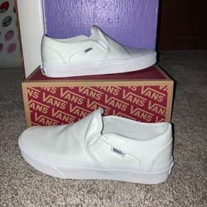 ♡ NWOT white slip on vans